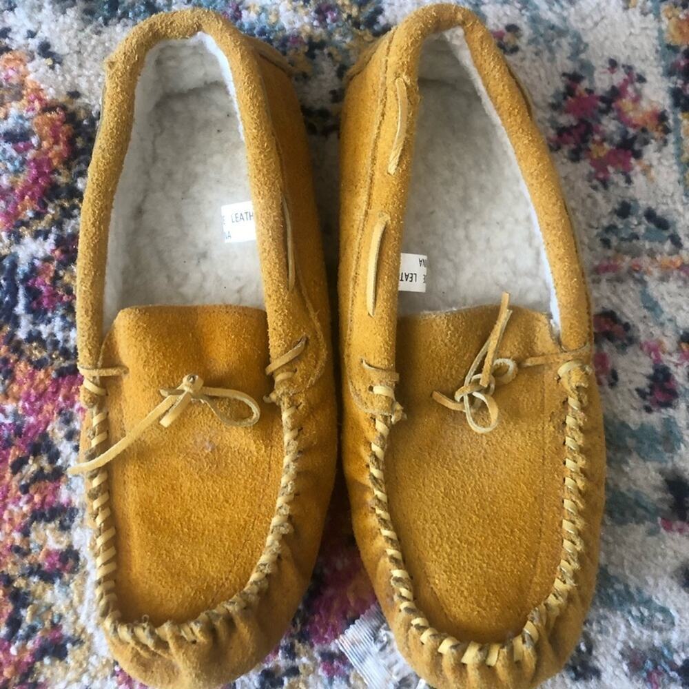 Beautiful Mustard Suede Slippers Size 10 M in Excellent Used Condition